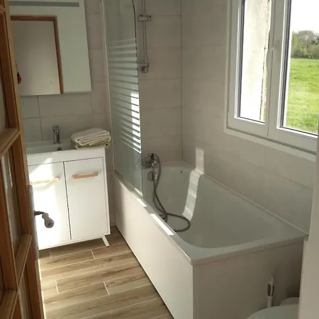 Le Petit Promenant La Bazoque